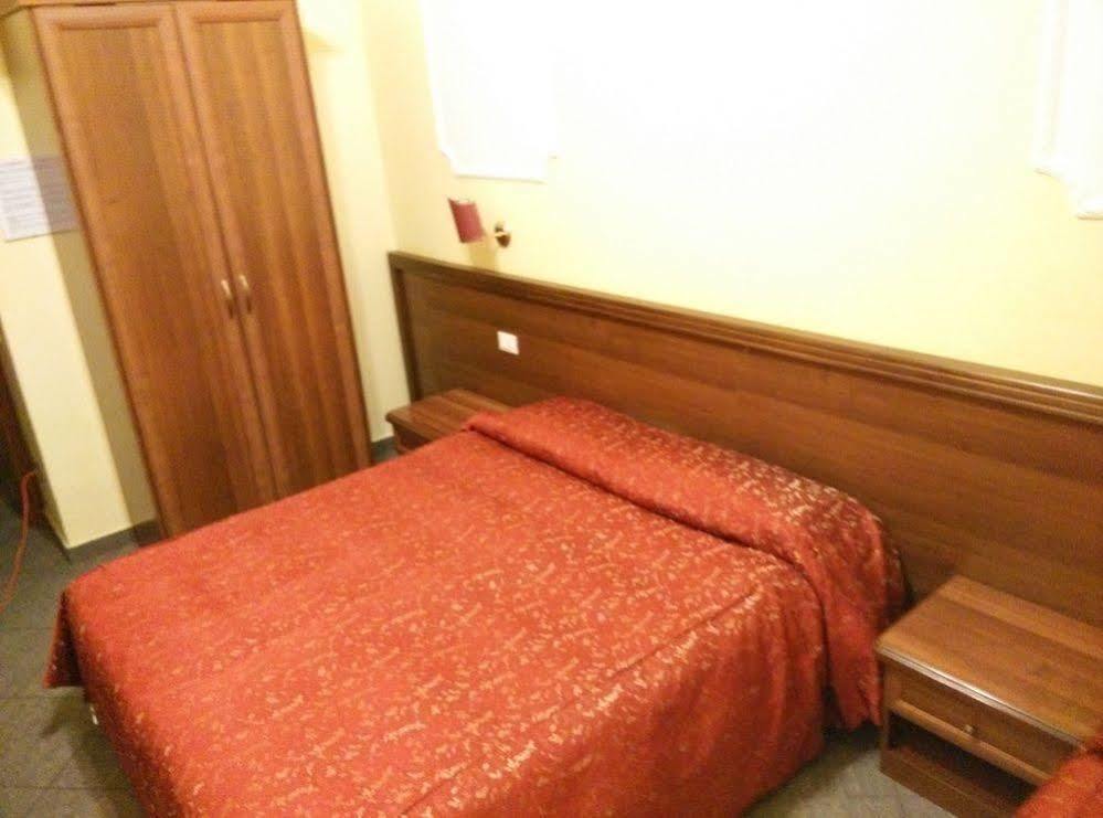 로마 비앤비 루디 센터 B&B 외부 사진