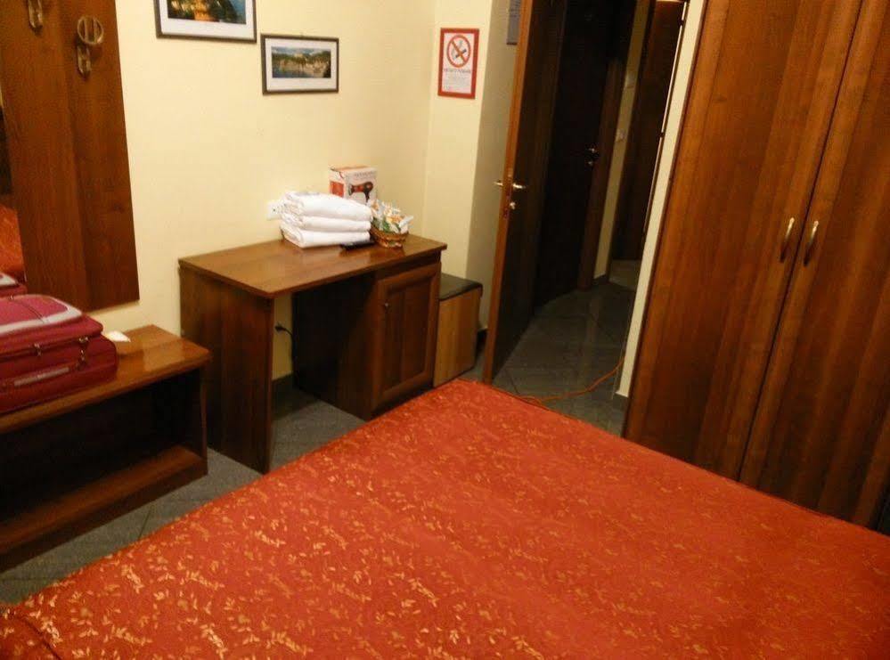 로마 비앤비 루디 센터 B&B 외부 사진