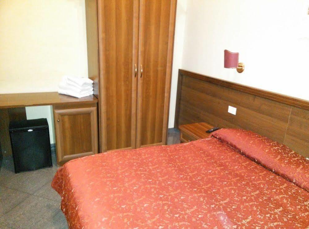 로마 비앤비 루디 센터 B&B 외부 사진