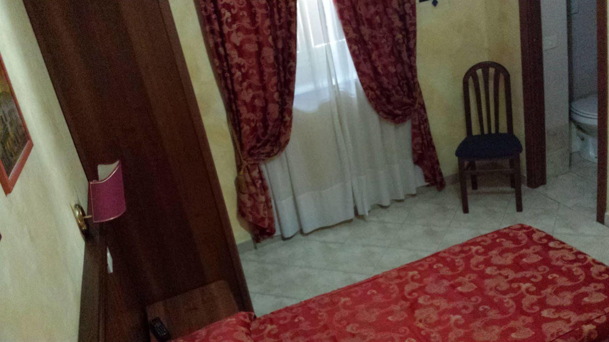 로마 비앤비 루디 센터 B&B 외부 사진